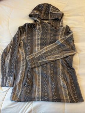 ibex Wool Women's Hooded Pullover in Heather Gray and Cream